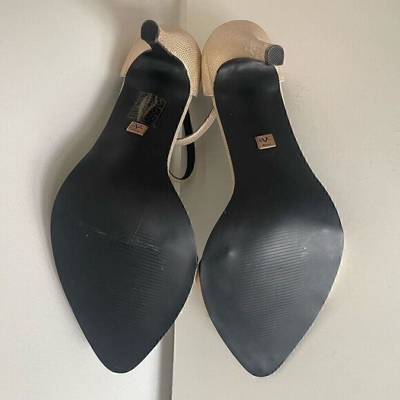 Italia 1969 Versace Nude Textured Ankle Strap Heels Sandals Size 10 Pointy Toe - Picture 8 of 10